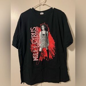 Miley Cyrus Tshirt XL